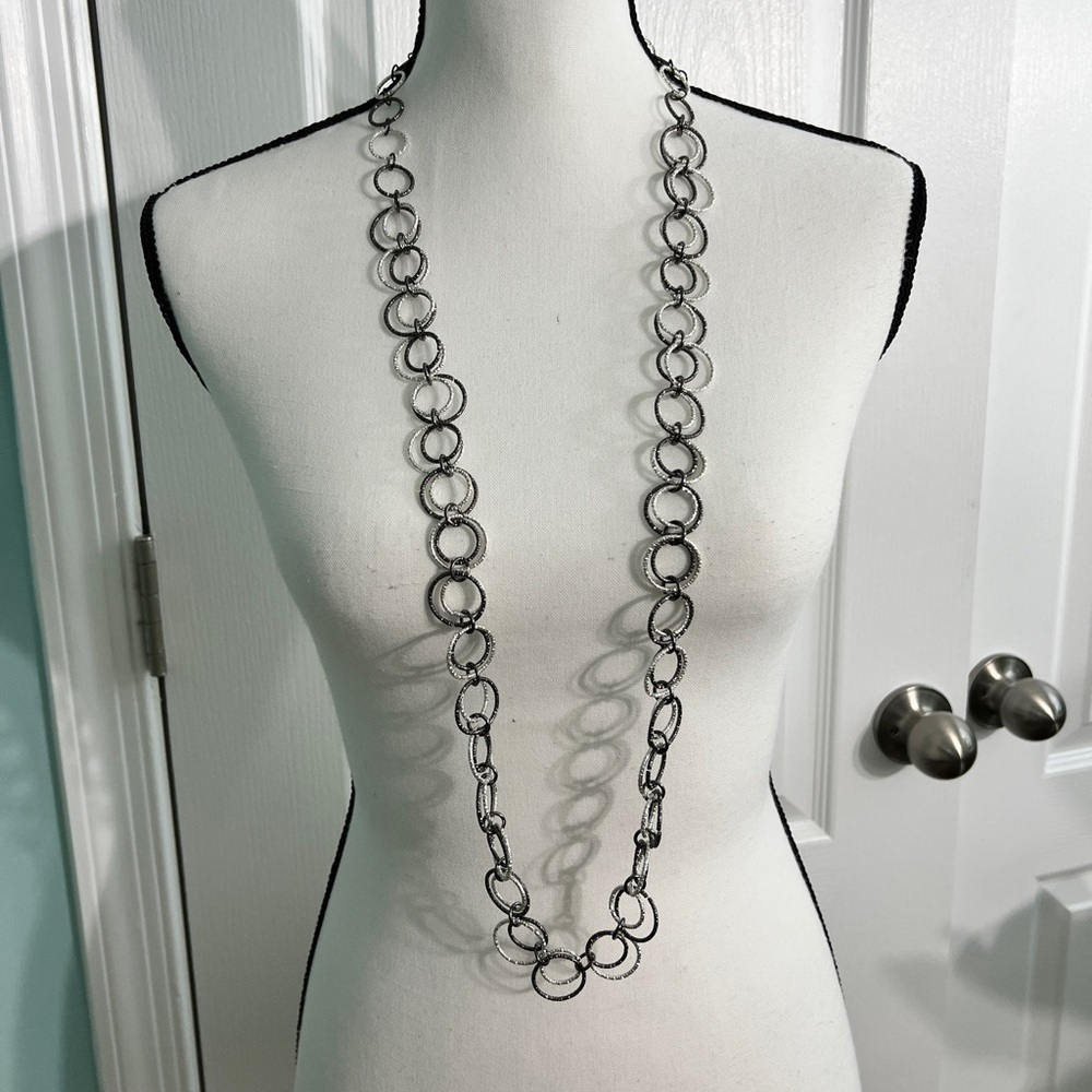 Elegant Silver and Black Chain Link Necklace, approx. 39” - Picture 9 of 10